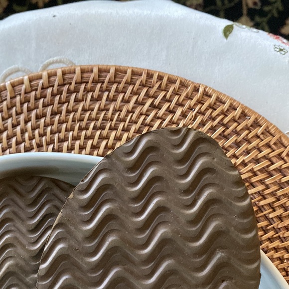 🌻SALE🌻Size 7 vintage flip flops - Picture 6 of 11